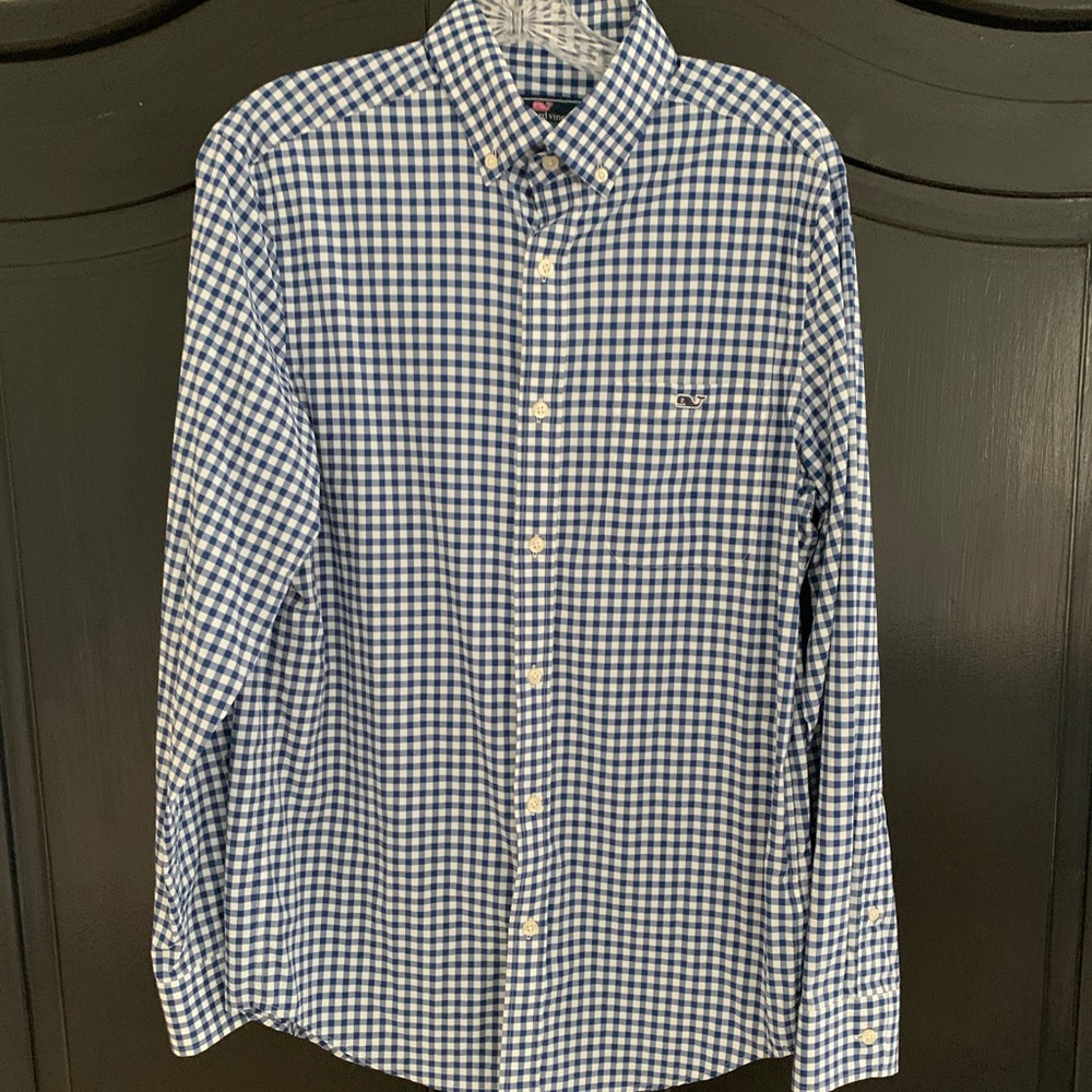 COPY EUC Vineyard Vines Performance fabric Classic Tucker button down;MENS Sm